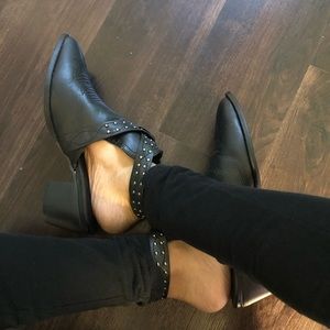 BooHoo Cut Out Cowgirl Ankle Boots